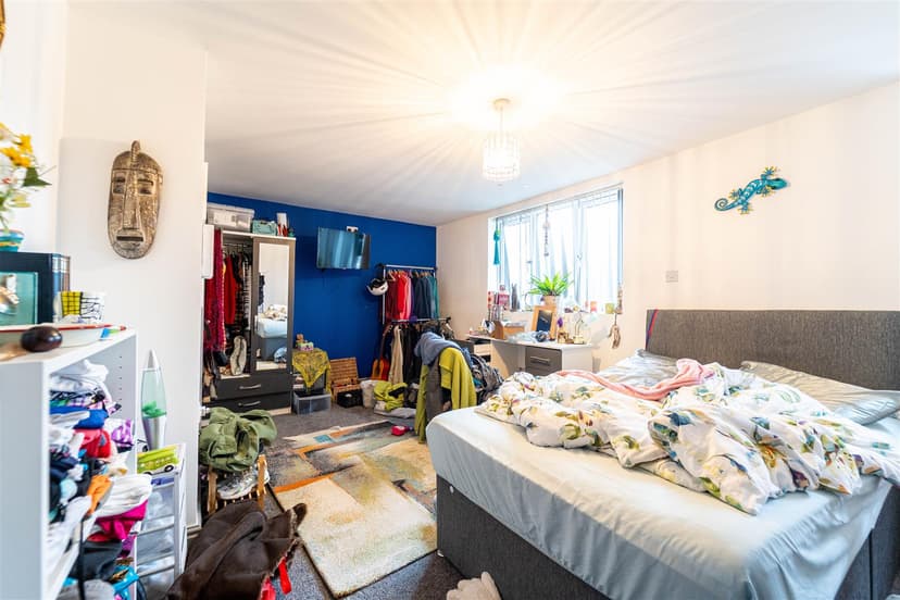 76, Gibbins Road - Image 19