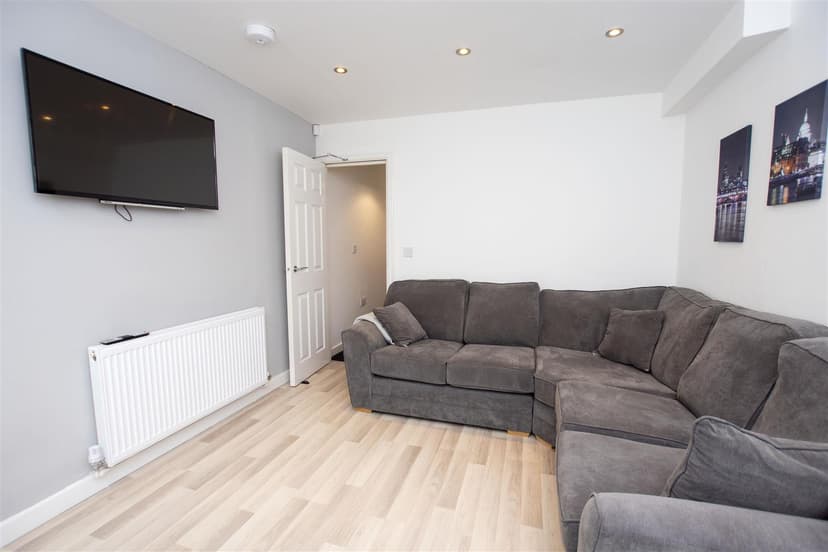 8, George Road - Image 14