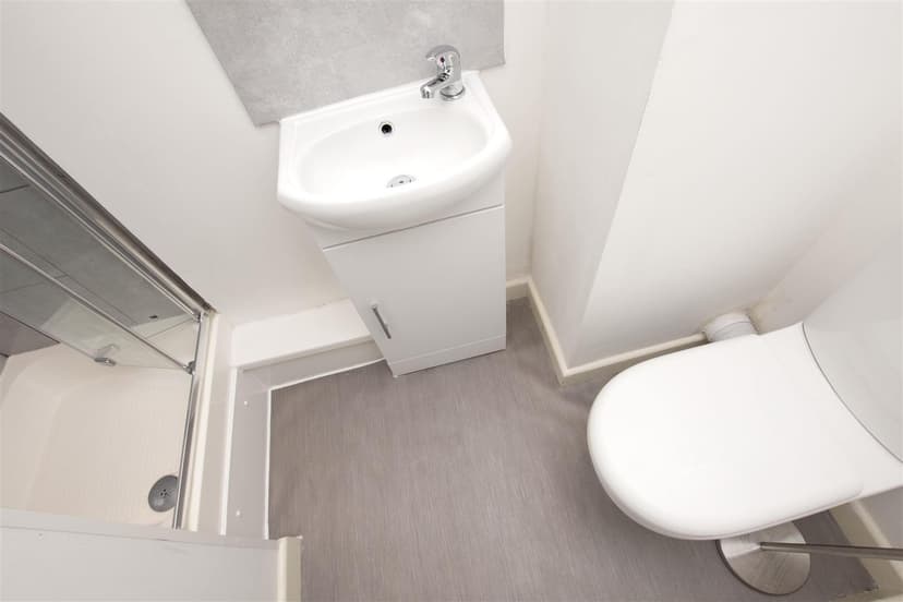 8, George Road - Image 5