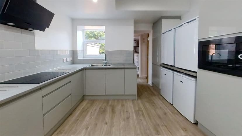 47, Exeter Road - Image 11