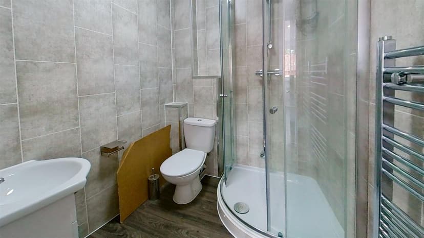 47, Exeter Road - Image 2