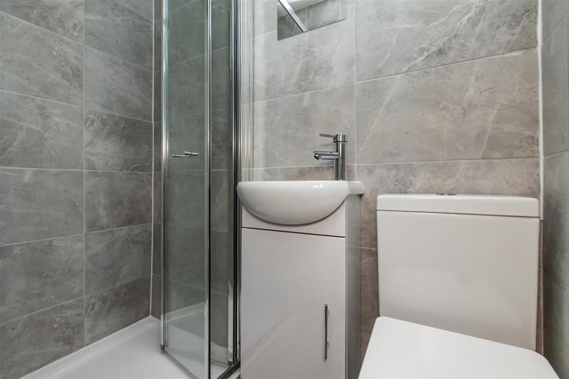 10 Florence Buildings, Hubert Road - Image 3