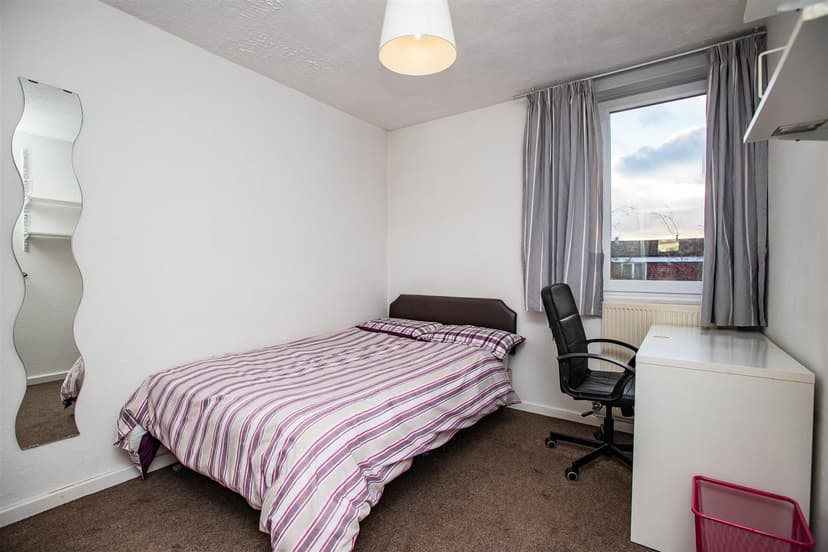 86, Metchley Drive - Image 5