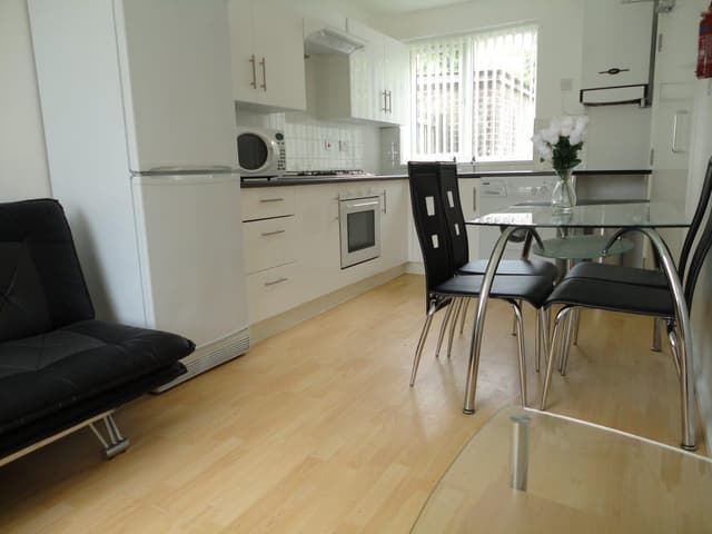 55, Roman Way - Image 13