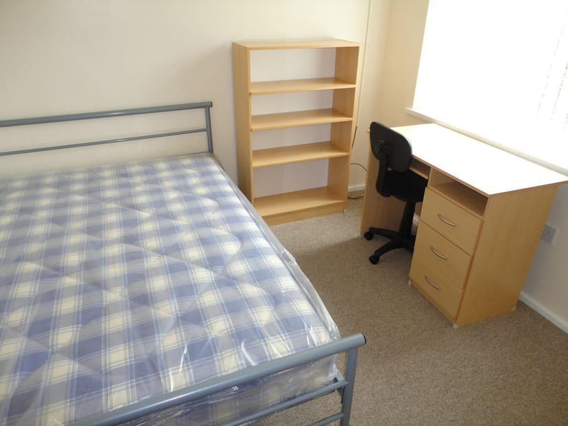 55, Roman Way - Image 11