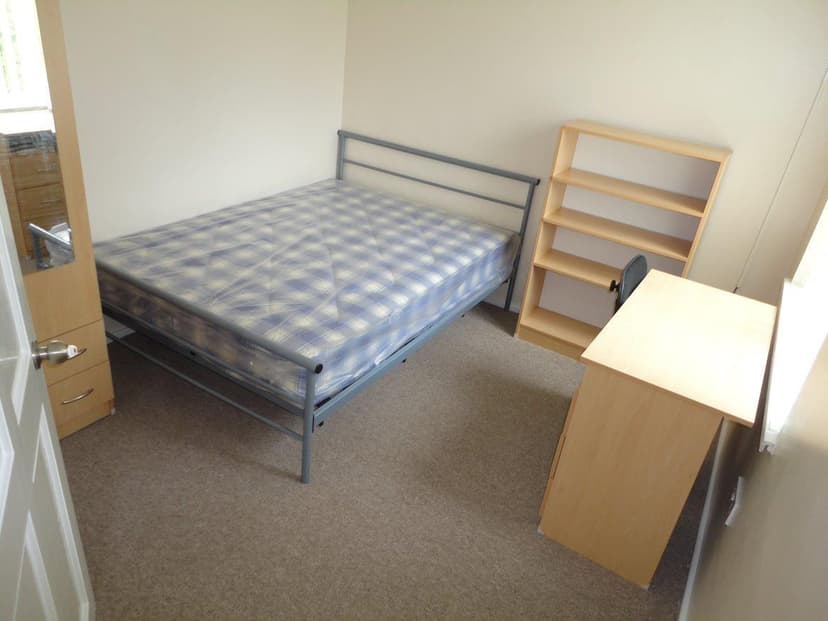 55, Roman Way - Image 10