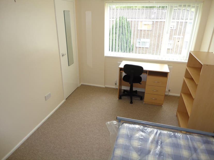 55, Roman Way - Image 9