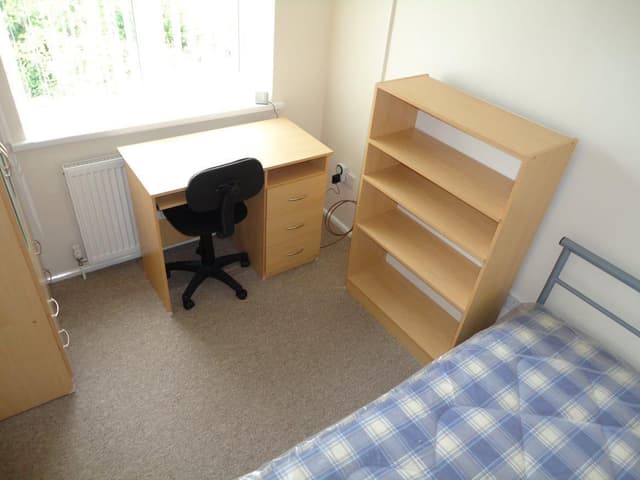 55, Roman Way - Image 4