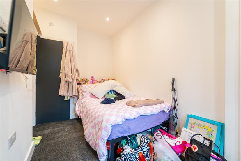283, Hubert Road - Image 23