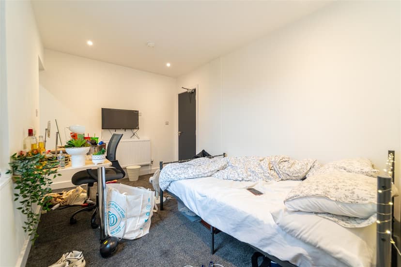 283, Hubert Road - Image 18