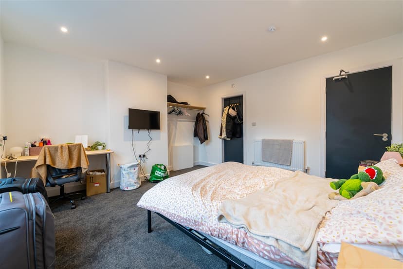 283, Hubert Road - Image 13