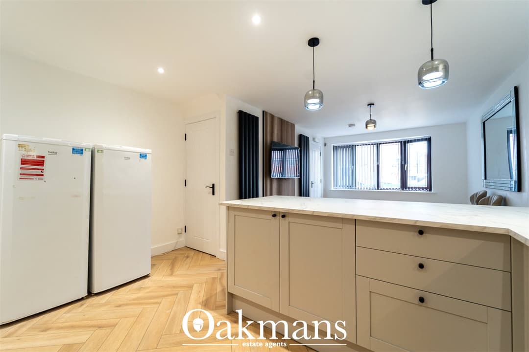 106, Heeley Road