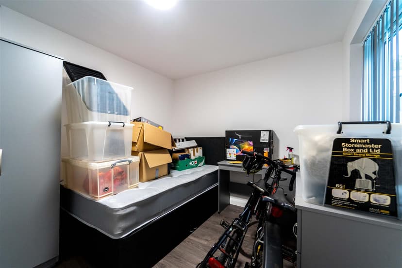 42, Roman Way - Image 20