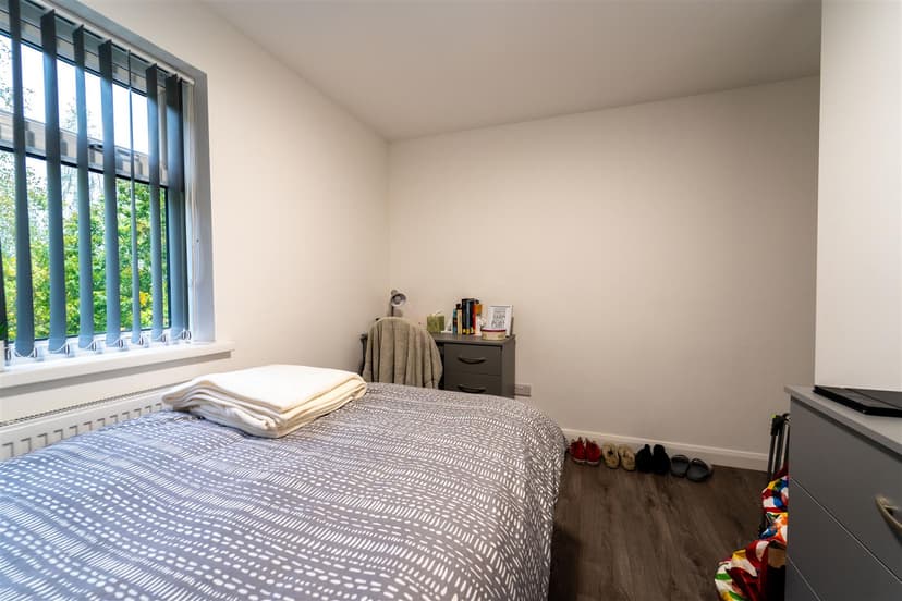 42, Roman Way - Image 9