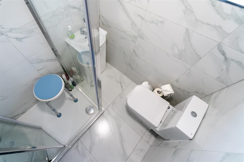 42, Roman Way - Image 7