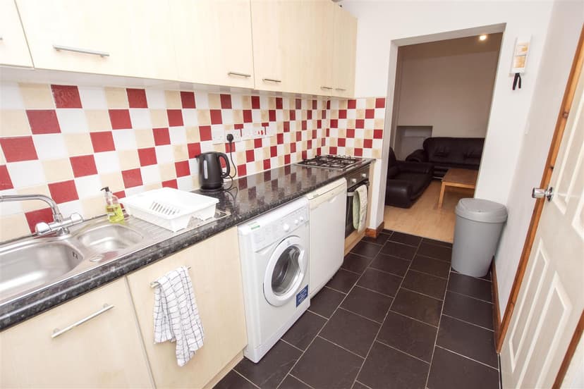 14, George Road - Image 9