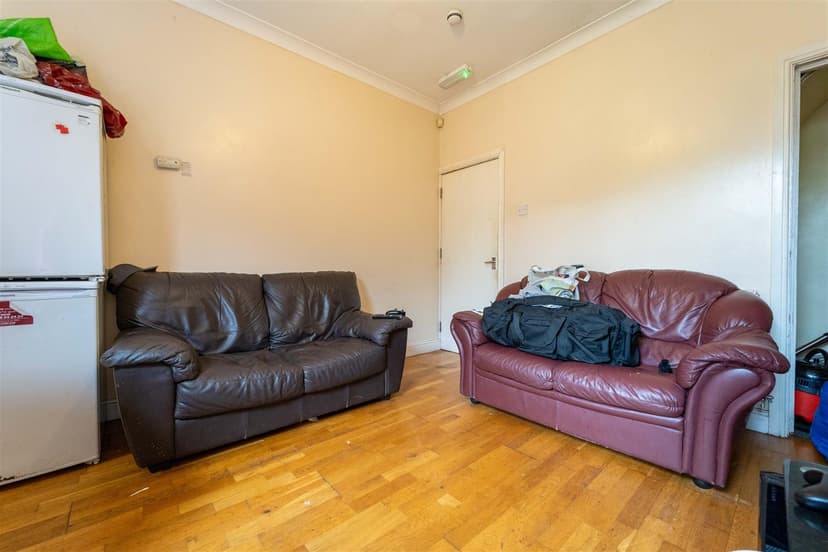 56, Hubert Road - Image 21