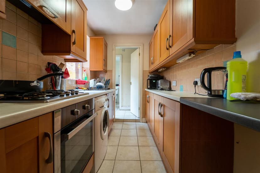 56, Hubert Road - Image 20