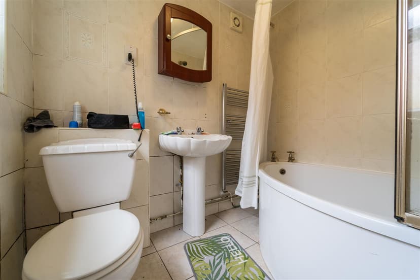 56, Hubert Road - Image 4