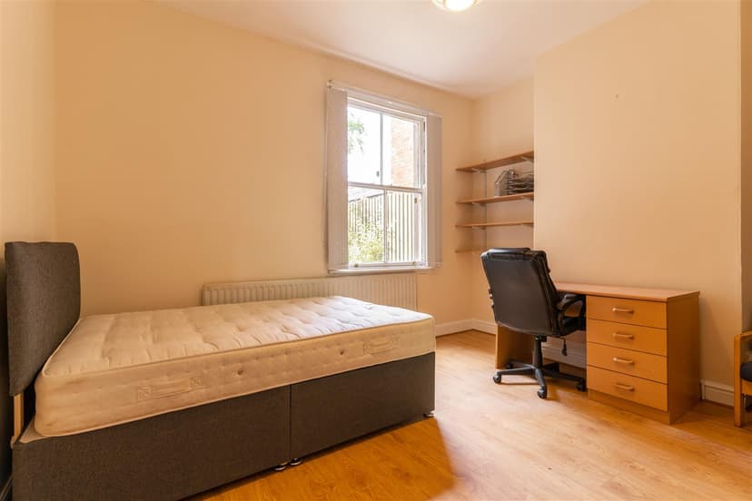 18, Bournbrook Road - Image 9