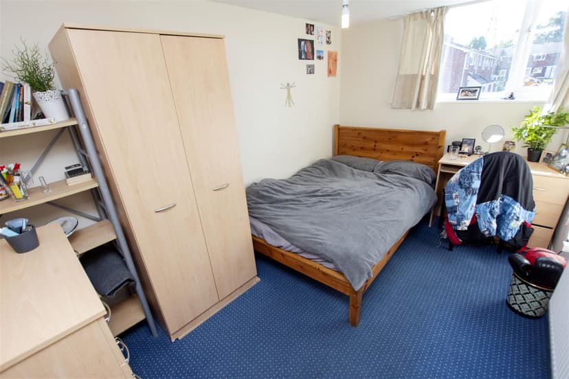 245, Heeley Road - Image 2