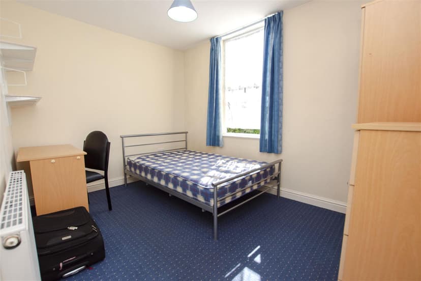 215, Heeley Road - Image 8