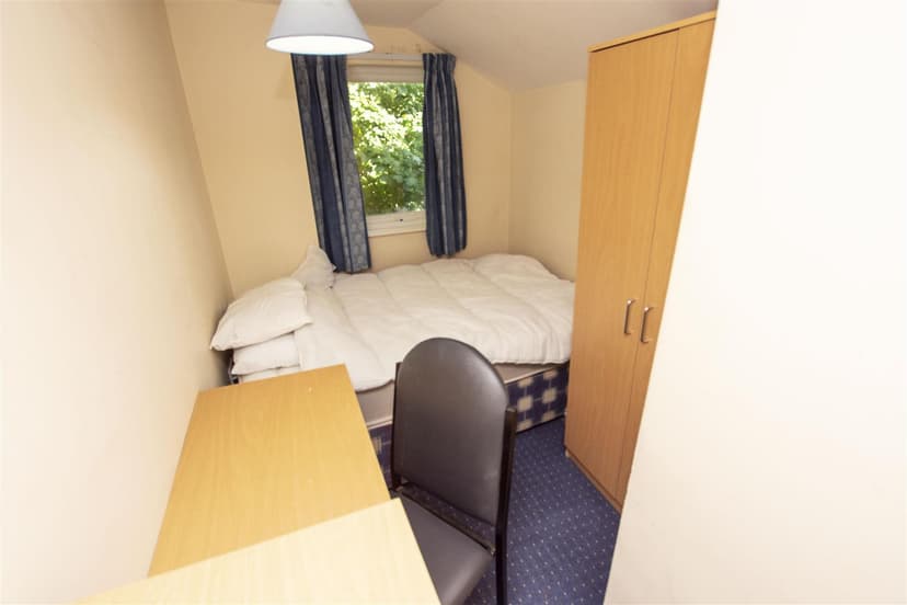 215, Heeley Road - Image 6