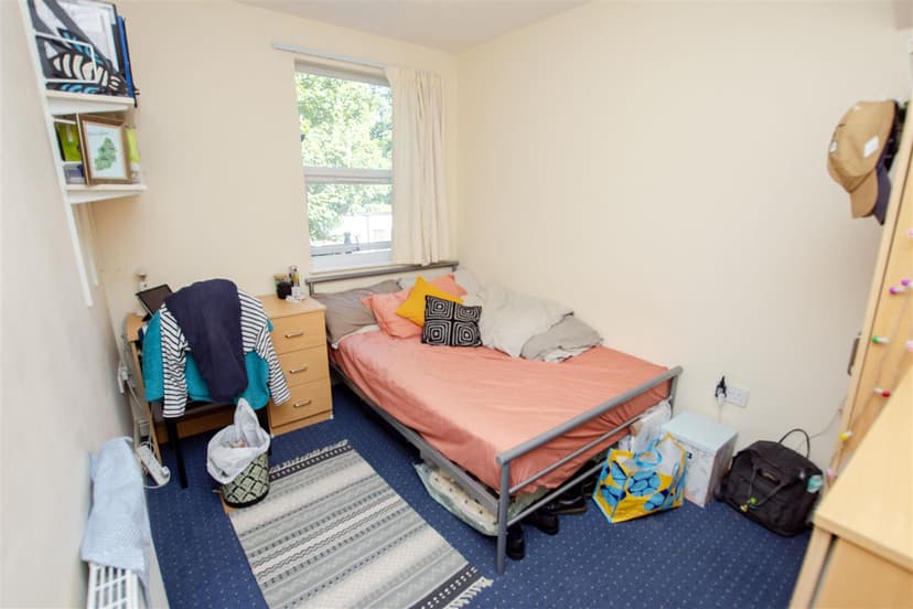 215, Heeley Road - Image 4