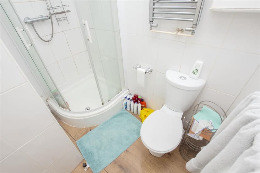 215, Heeley Road - Image 2