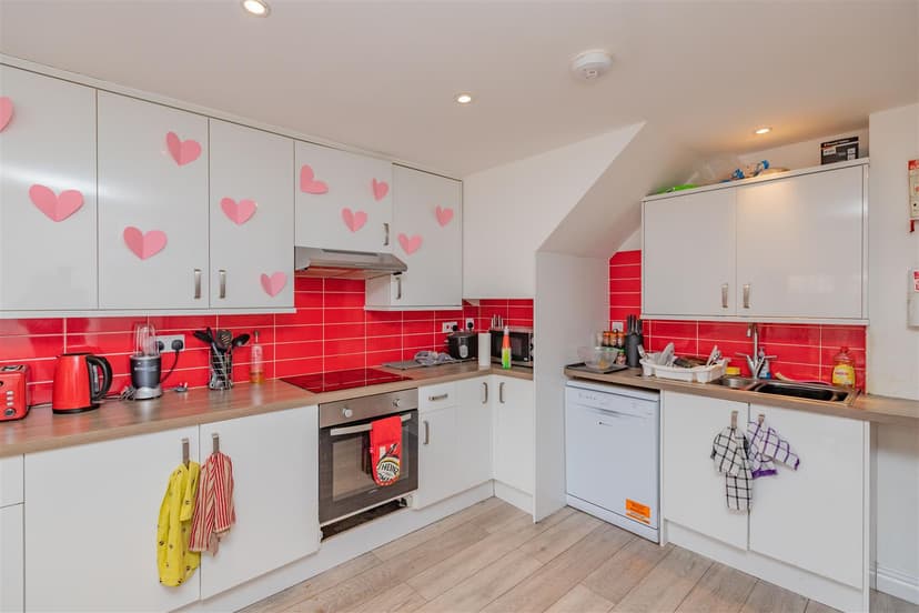 1B, Exeter Road - Image 20