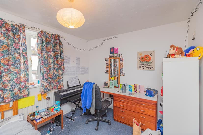 1B, Exeter Road - Image 13