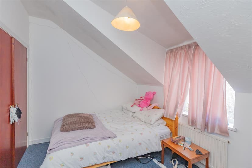 1B, Exeter Road - Image 7