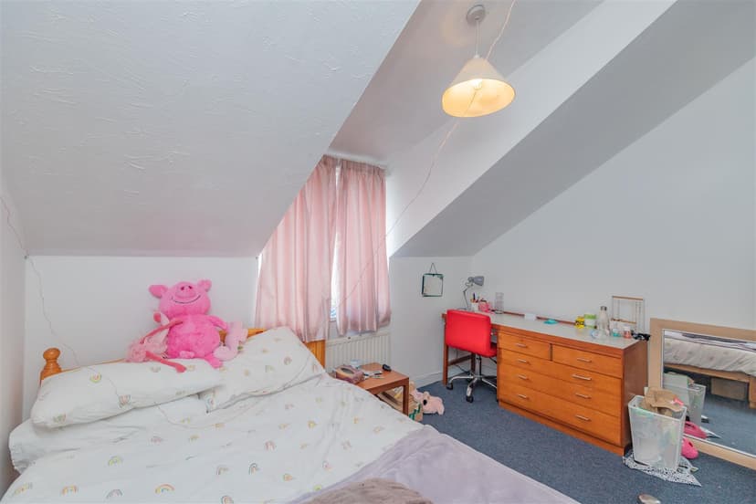 1B, Exeter Road - Image 6