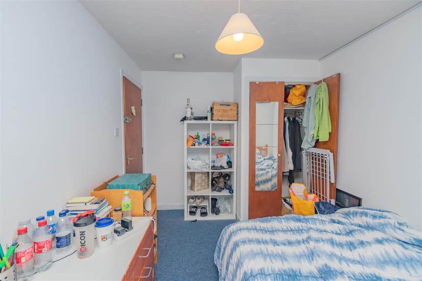 1B, Exeter Road - Image 3