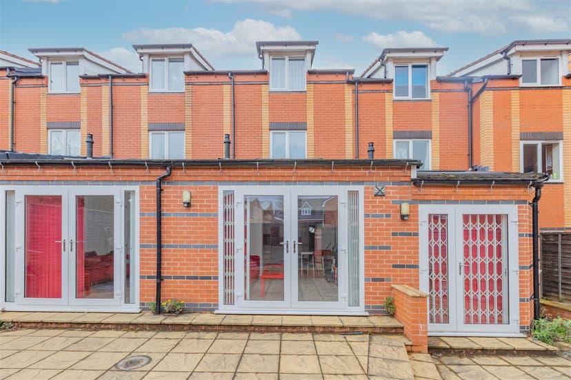 1B, Exeter Road - Image 2