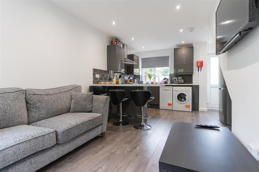 40, Roman Way - Image 19