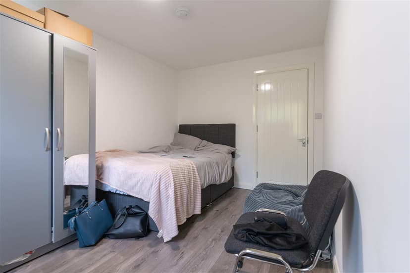 40, Roman Way - Image 17