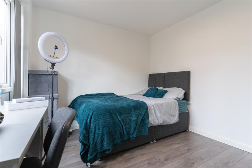 40, Roman Way - Image 15