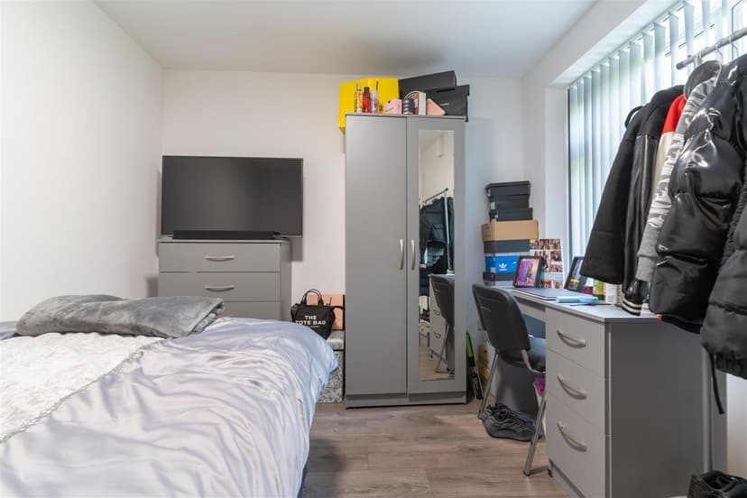 40, Roman Way - Image 11