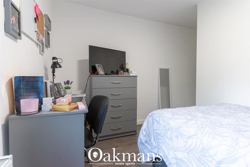 40, Roman Way - Image 5