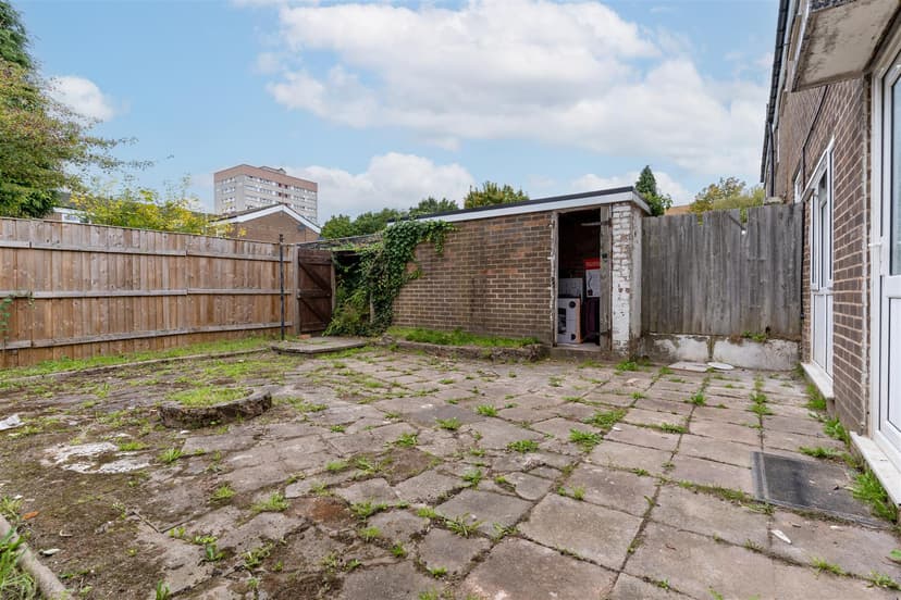 40, Roman Way - Image 1