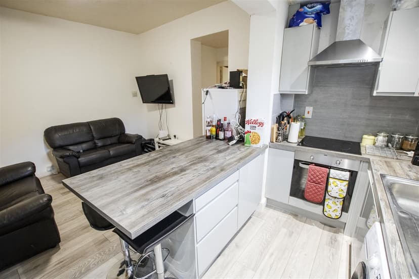 10, Lime Avenue Dawlish Road - Image 8