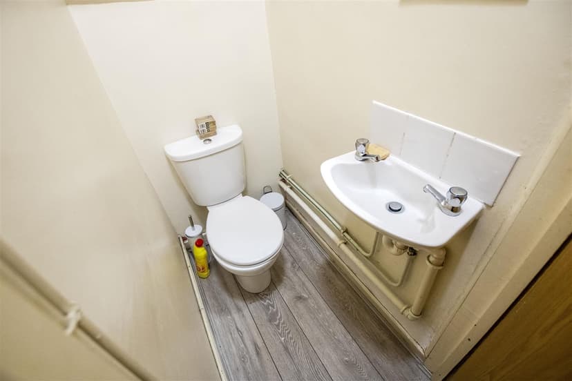 10, Lime Avenue Dawlish Road - Image 1