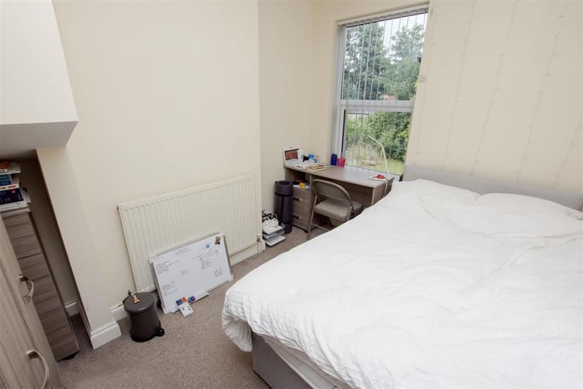 212, Hubert Road - Image 4