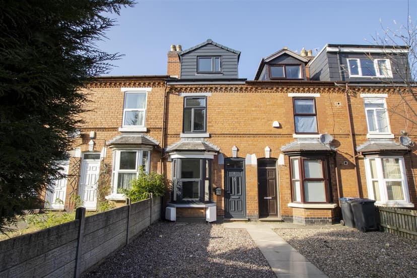 4 Florence Buildings, Hubert Road - Image 15