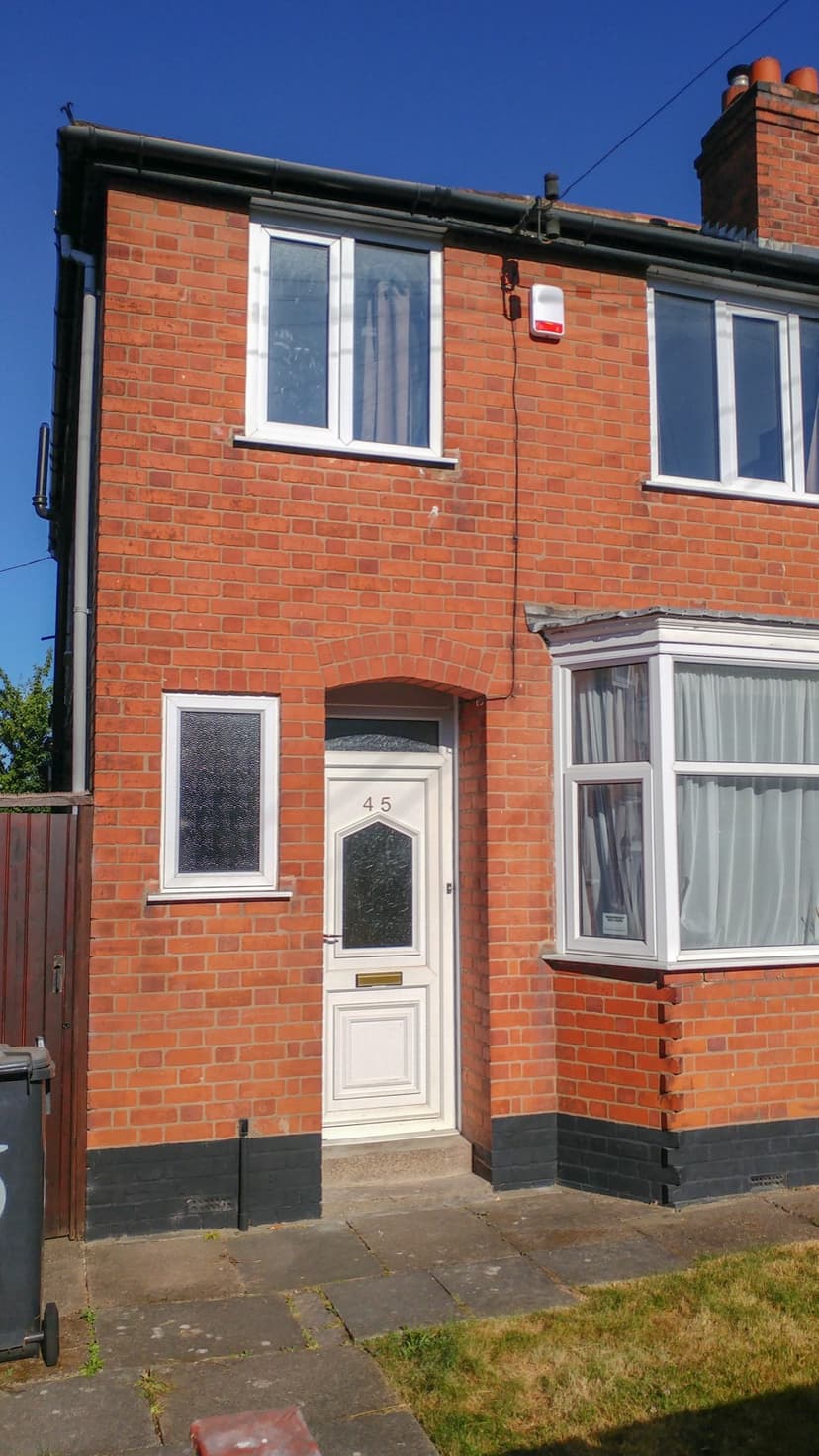 45, Landseer Road - Image 3