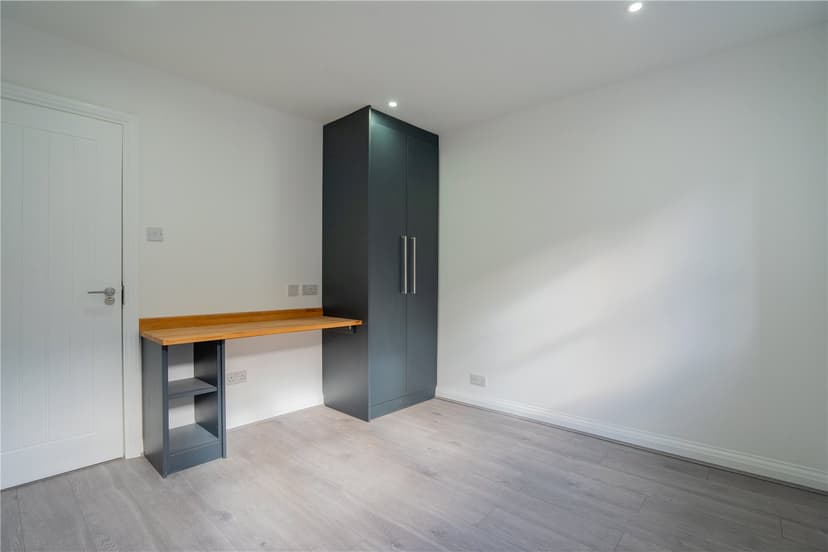 9b, St. Johns Road - Image 5