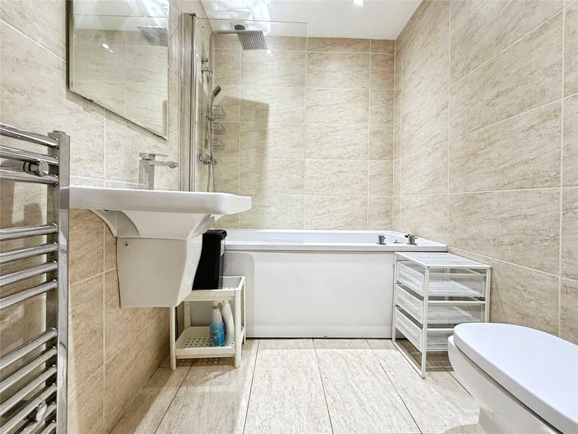 70, Eastleigh Road - Image 6