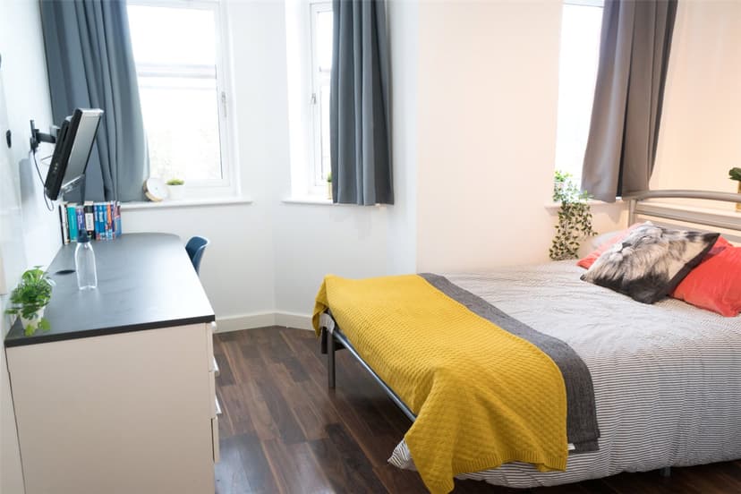 3 Bed En Suite Cluster, Hops House, Burns Street - Image 4