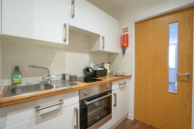 Studio, Hops House, Burns Street - Image 2